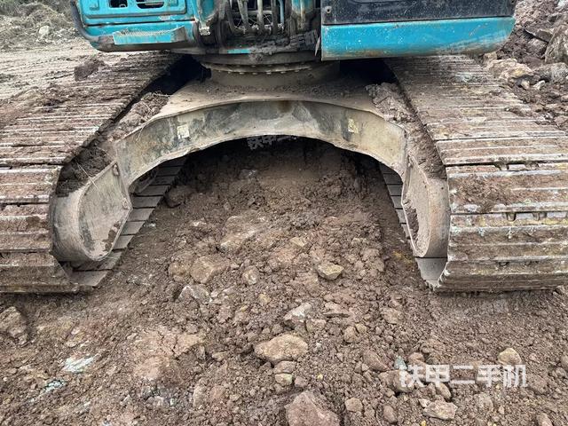 转盘和下车架正前（工作和回转装置）