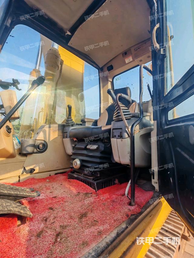 驾驶室整体（整机外观）