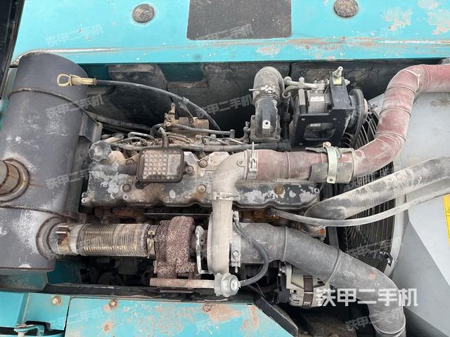 发动机室（上车部件）