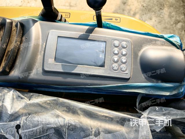 座椅右侧控制台/钥匙门/油门/含右手柄（驾驶室部分）