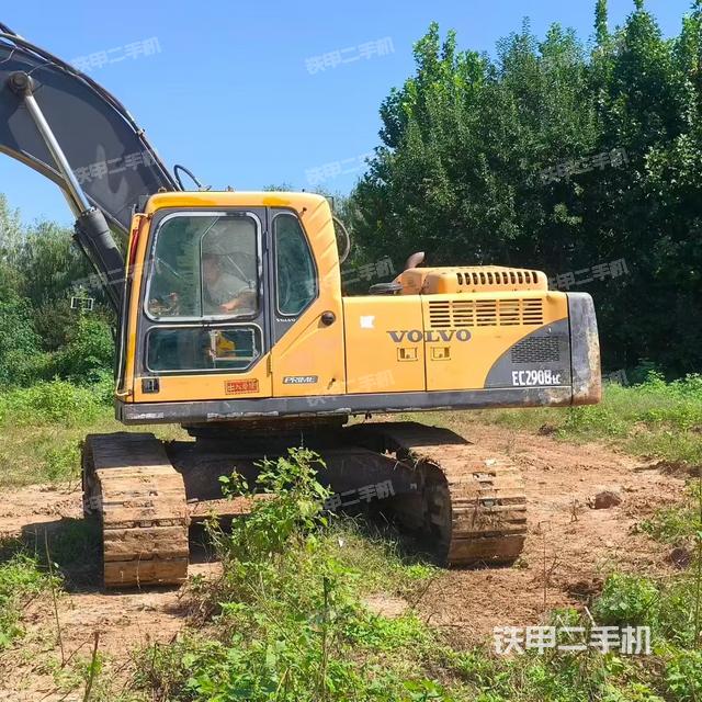 駕駛室整體（整機外觀）