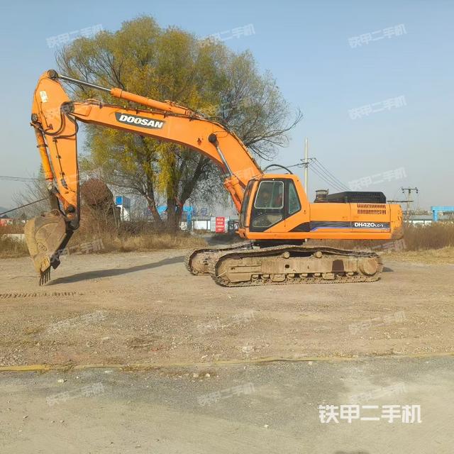 驾驶室整体（整机外观）