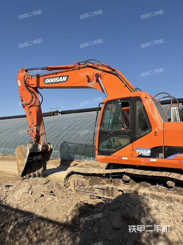 駕駛室整體（整機(jī)外觀）