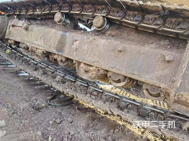 單側(cè)履帶整體（整機(jī)外觀）