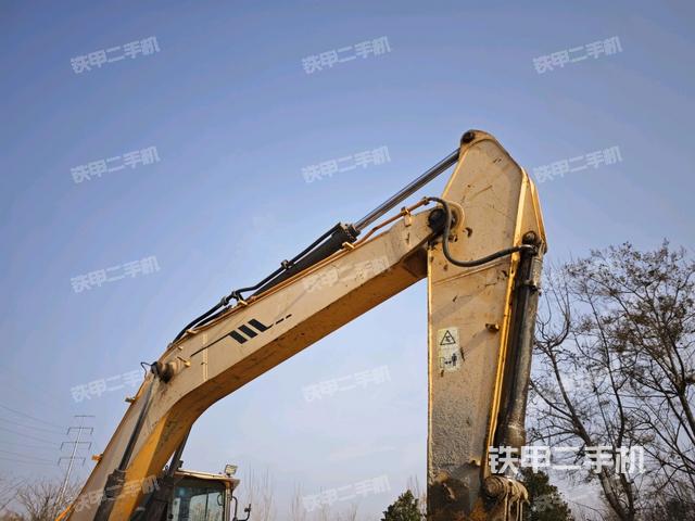 大臂油缸整體?豎拍（工作和回轉(zhuǎn)裝置）