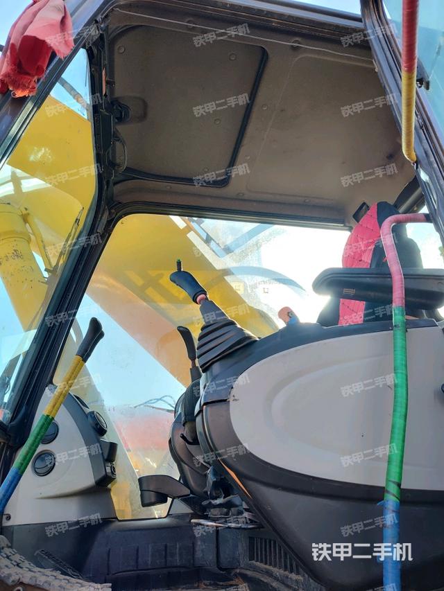 駕駛室整體（整機(jī)外觀）