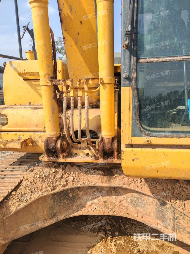 驾驶室顶部（整机外观）