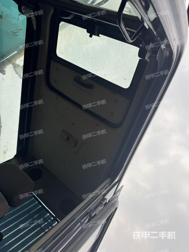 顶棚整体（驾驶室部分）