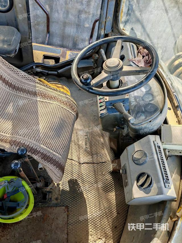 駕駛室工作臺（整機外觀及大件）