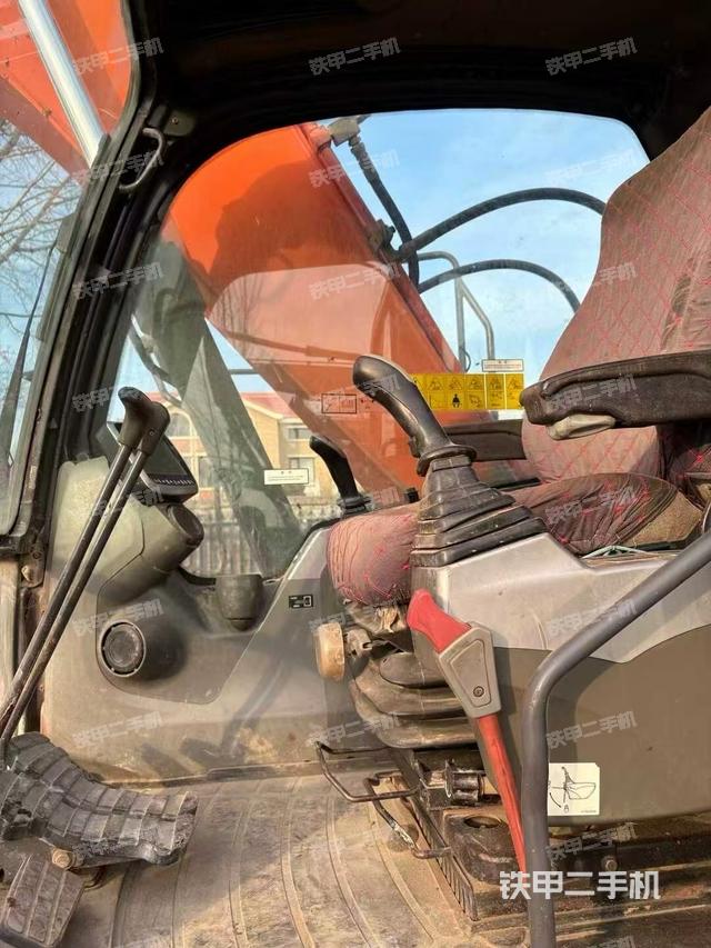 駕駛室整體（整機(jī)外觀）