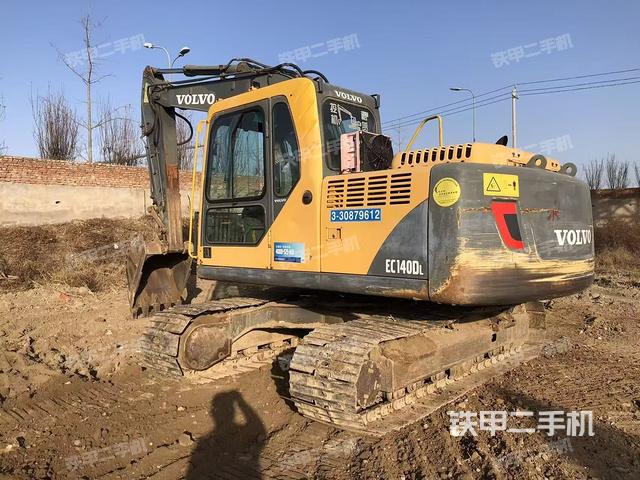 驾驶室顶部（整机外观）