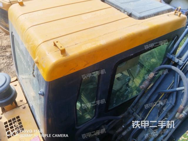 驾驶室顶部（整机外观）