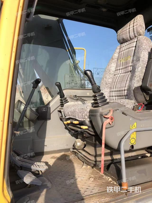 驾驶室整体（整机外观）