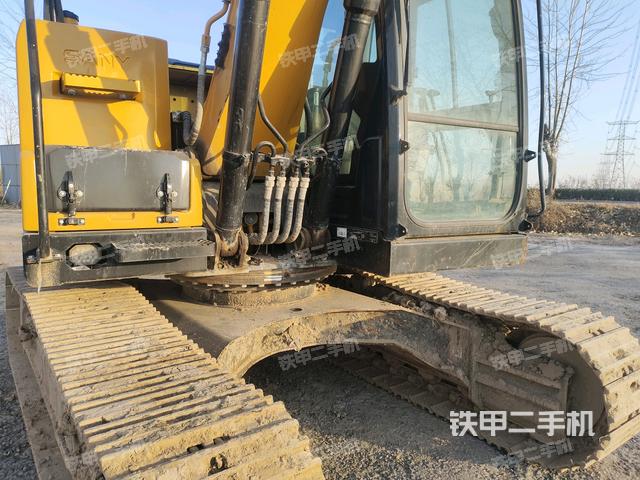 转盘和下车架正前（工作和回转装置）