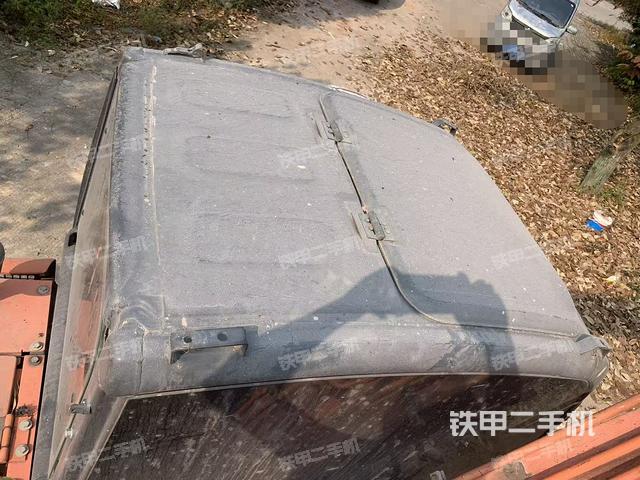 驾驶室顶部（整机外观）