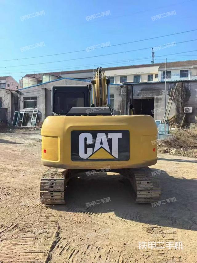 驾驶室顶部（整机外观）