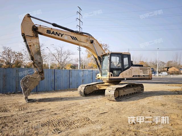 三一重工SY215C挖掘機