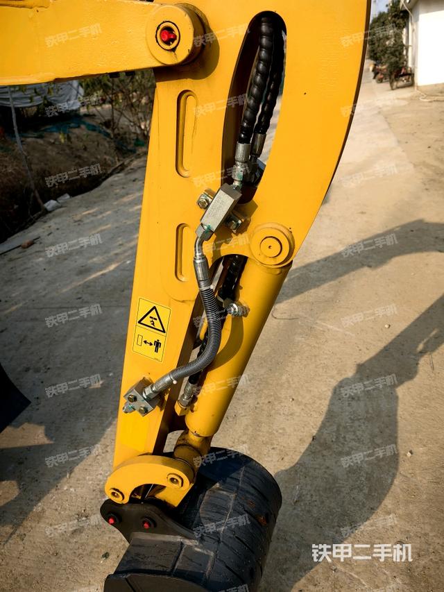 小臂整体左后（工作和回转装置）