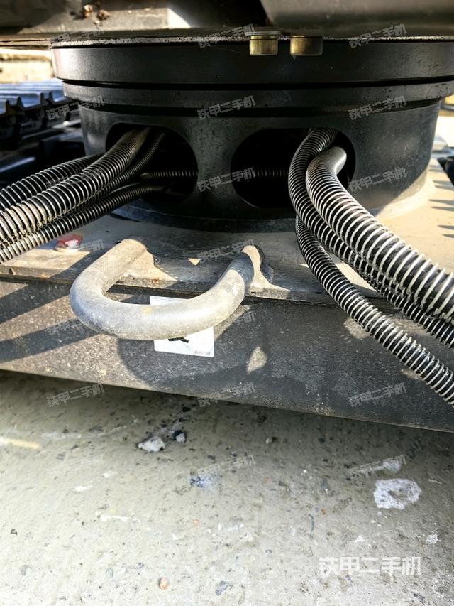 转盘和下车架正前（工作和回转装置）