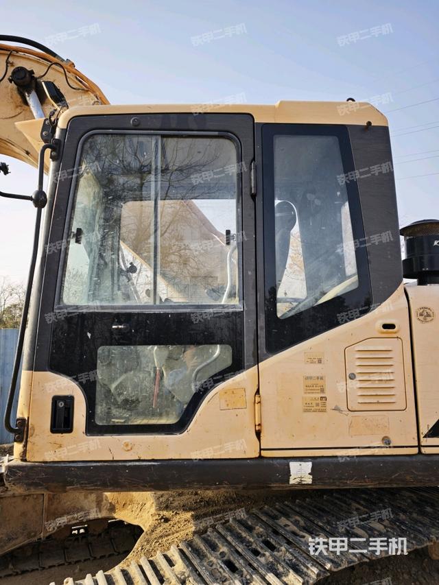 駕駛室正側(cè)（駕駛室部分）