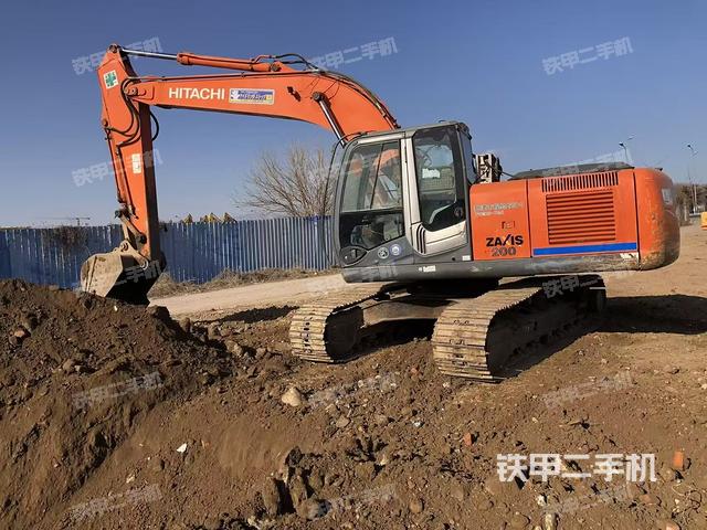 日立ZX200-3挖掘机