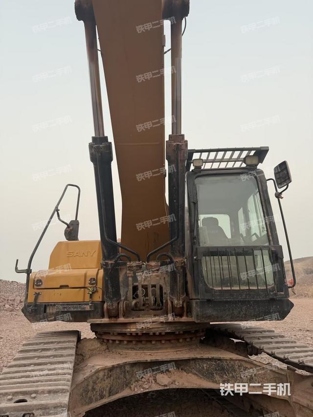 大臂油缸整體?豎拍（工作和回轉(zhuǎn)裝置）