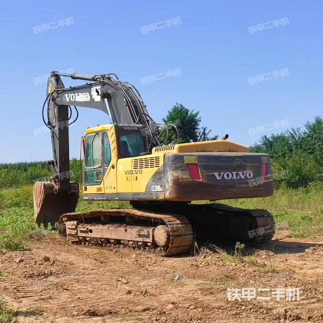 駕駛室頂部（整機外觀）