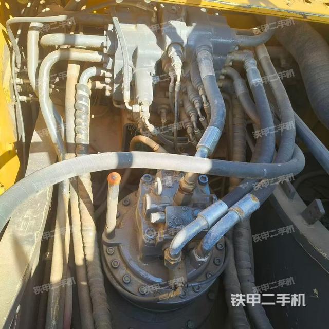 回轉(zhuǎn)馬達和主控閥（整機外觀）