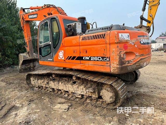 斗山DX225LC挖掘機(jī)