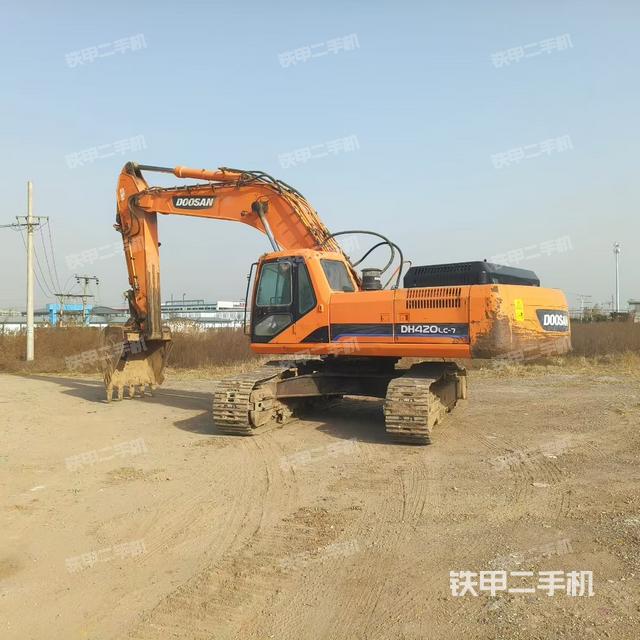 驾驶室顶部（整机外观）