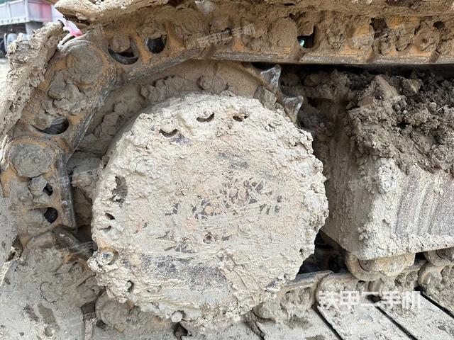 單側(cè)履帶整體（整機(jī)外觀）