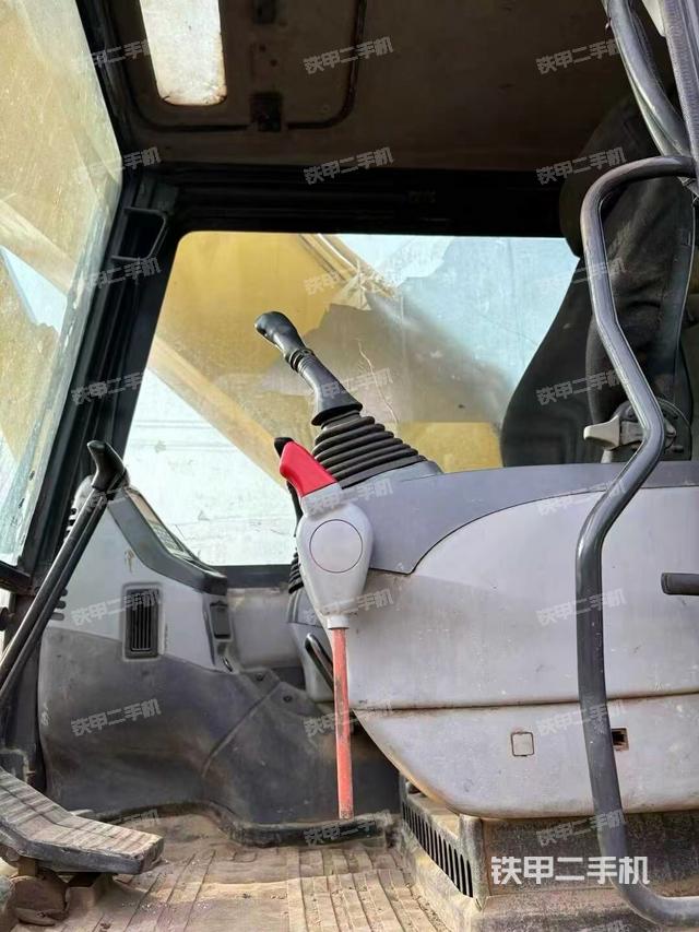 驾驶室整体（整机外观）