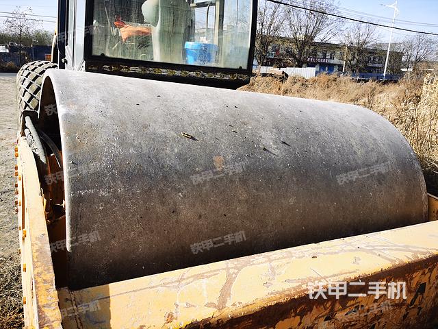 整機(jī)右側(cè)（設(shè)備外觀及核心部件）