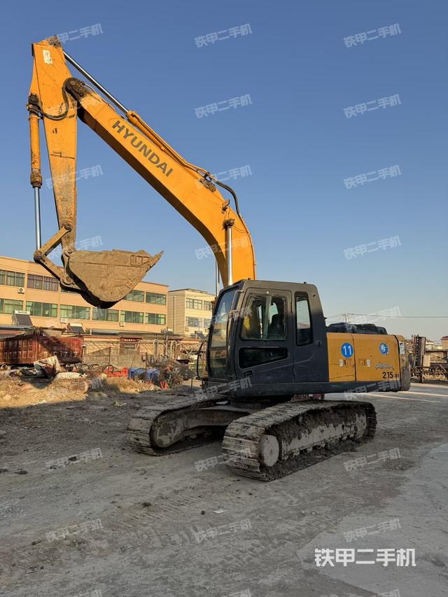 现代R215-7挖掘机