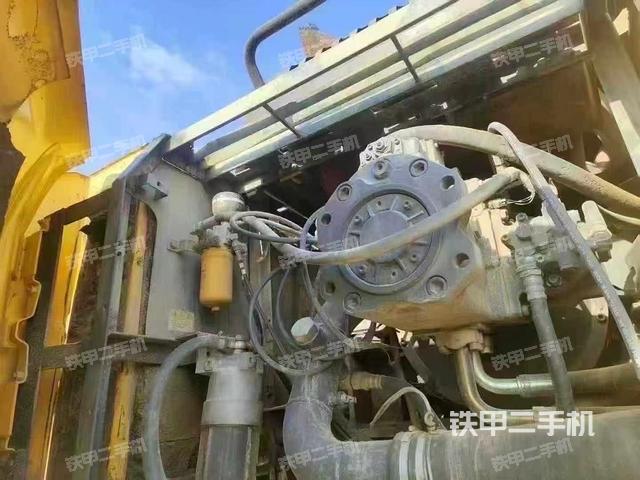 液壓泵艙室正面整體（整機(jī)外觀）