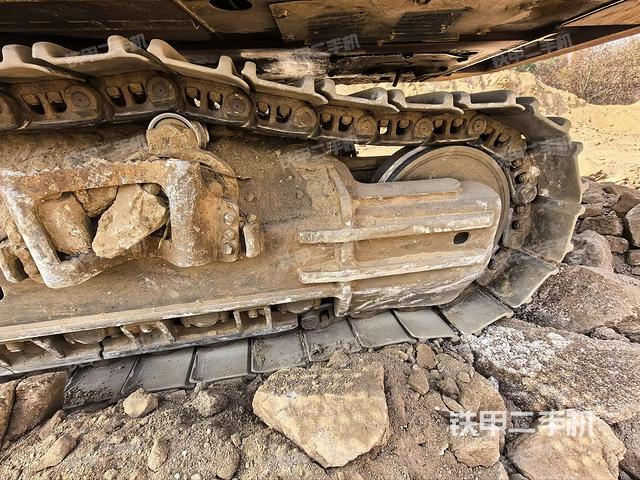 右驱动轮（行走机构）