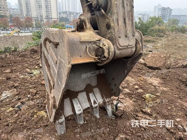 铲斗右后整体（工作和回转装置）