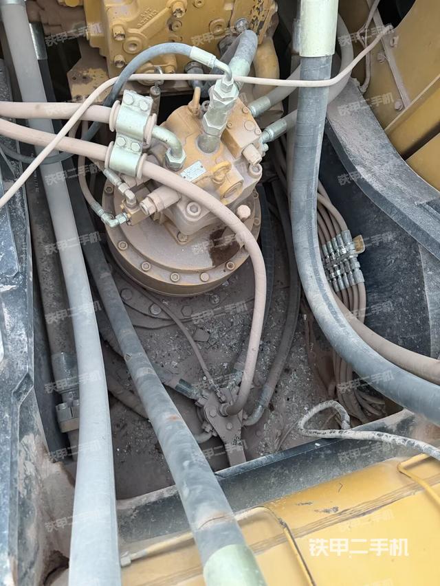 回轉(zhuǎn)馬達（上車部件）