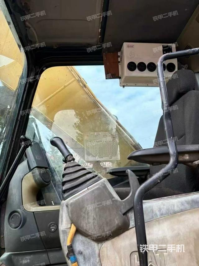 驾驶室整体（整机外观）