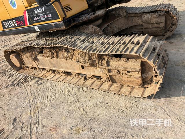 單側(cè)履帶整體（整機(jī)外觀）