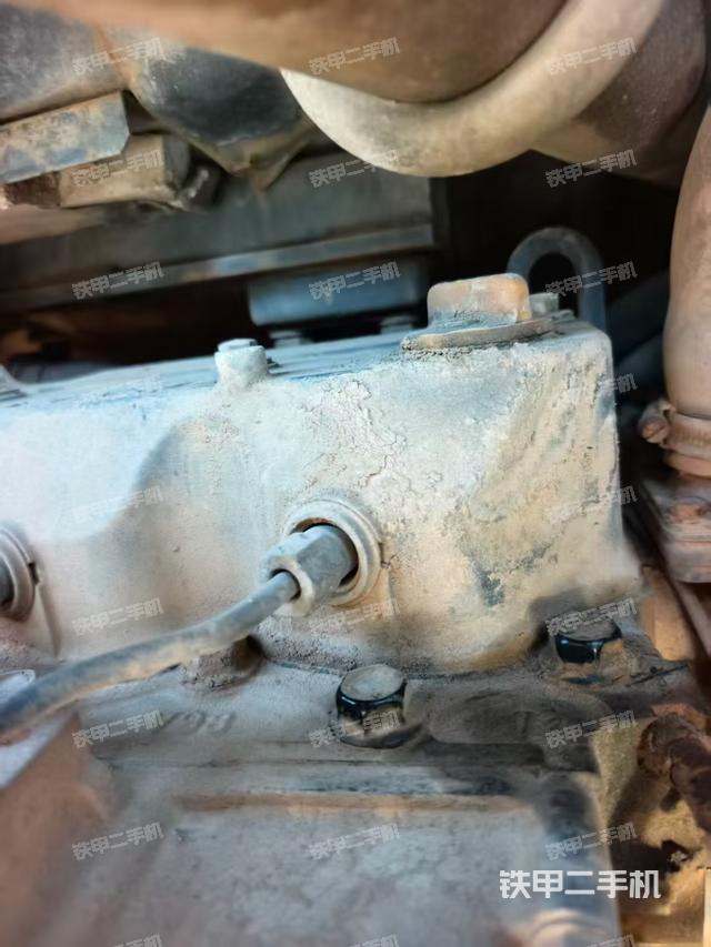 駕駛室頂部（整機外觀）