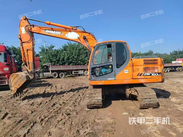 斗山DX150LC挖掘機(jī)