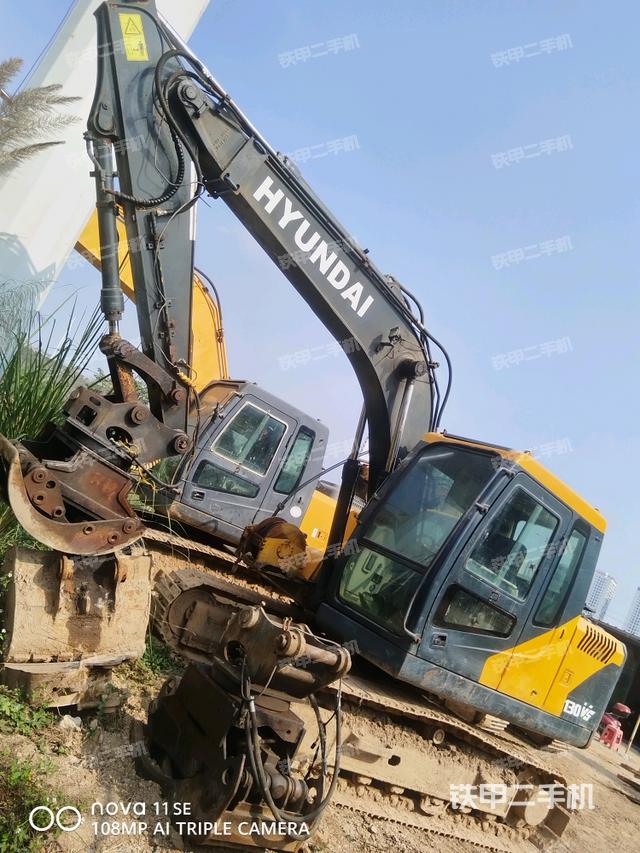 现代R110-7挖掘机