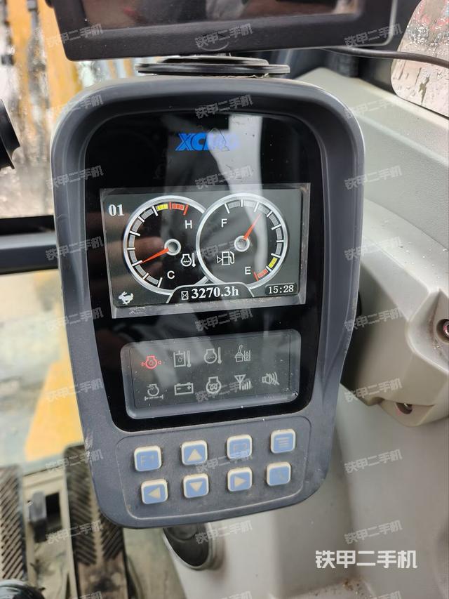 駕駛室頂部（整機(jī)外觀）