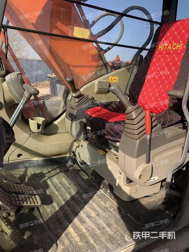 驾驶室整体（整机外观）