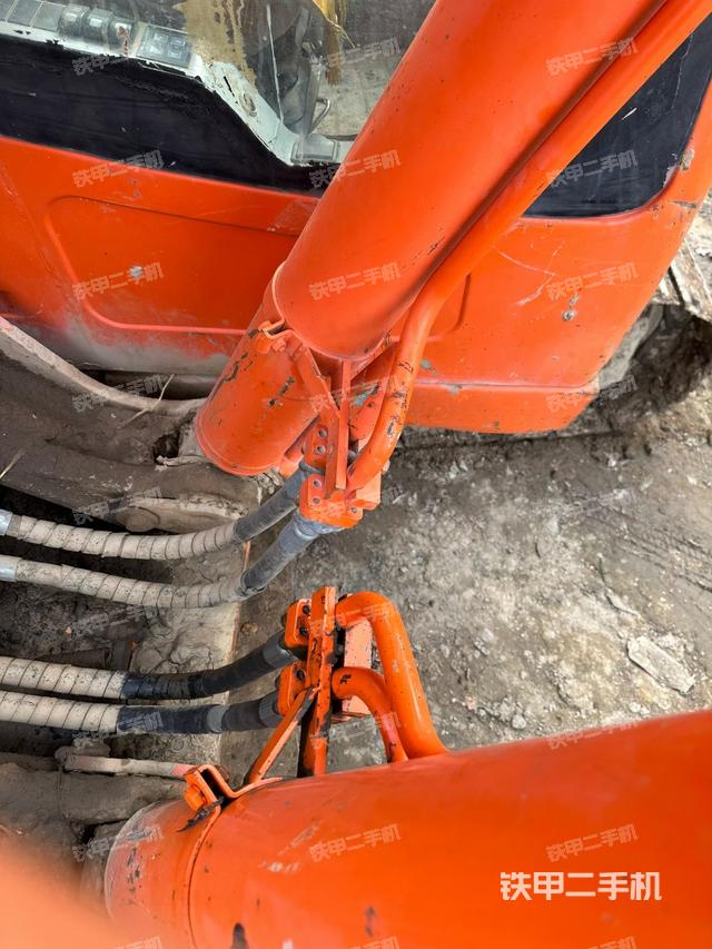 駕駛室整體（整機(jī)外觀）