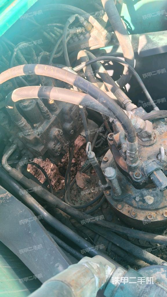 回轉馬達和主控閥（整機外觀）