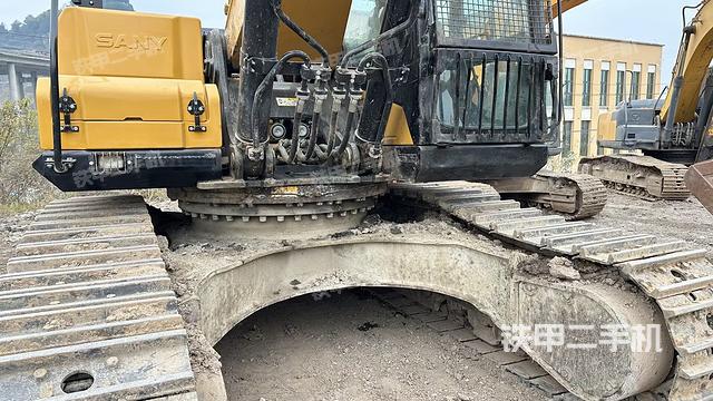 大臂根部 斜视（工作和回转装置）