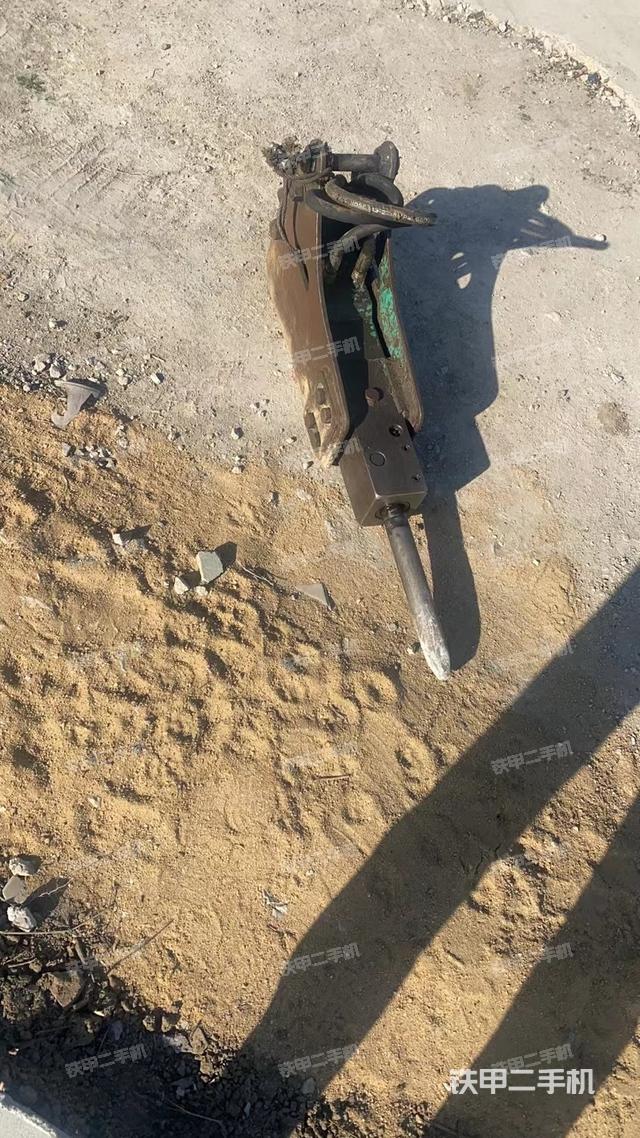 驾驶室顶部（整机外观）