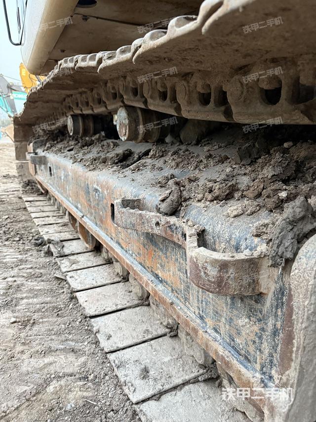 单侧履带整体（整机外观）